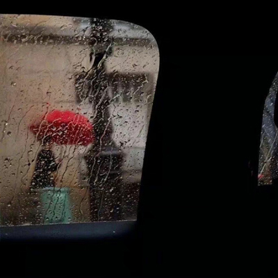 下雨天朋友圈说说配图伤感 伤感心碎下雨素材合集