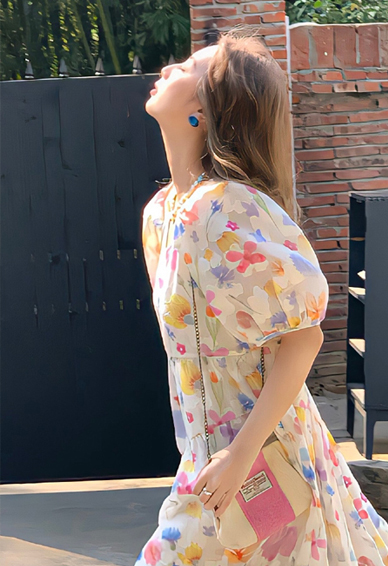 一眼就喜欢的靓丽女生壁纸 所有努力是为了让自己也有光芒